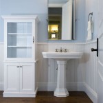 Small Bathroom With Pedestal Sink Ideas